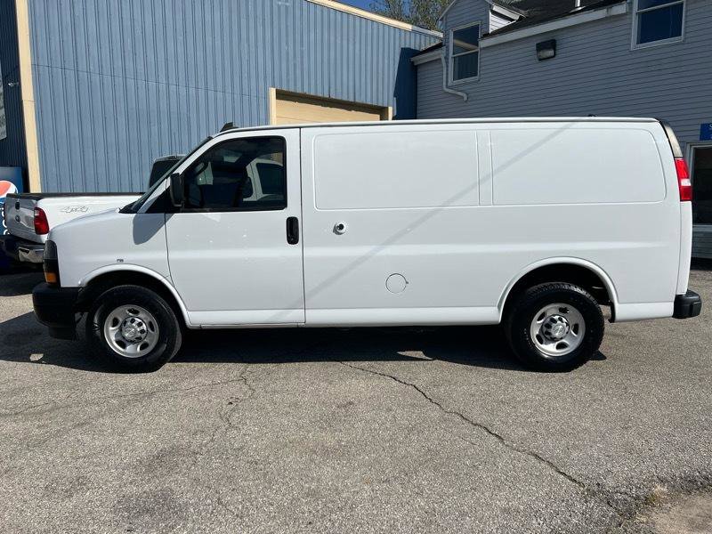 Used 2019 Chevrolet Express 2500 w/ Driver Convenience Package RWD image 5