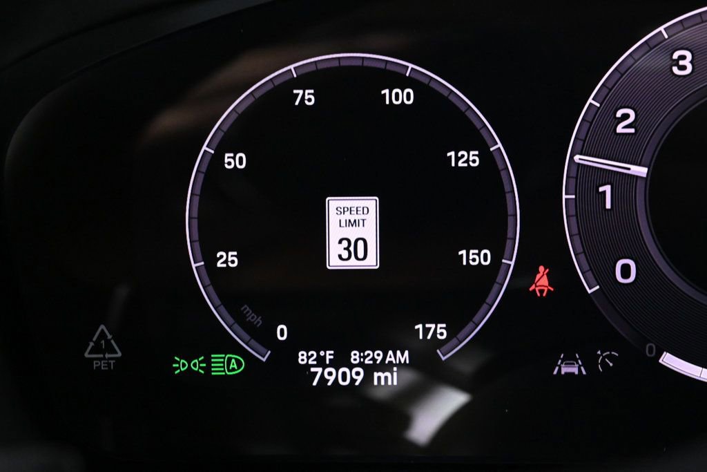 Certified 2024 Porsche Cayenne image 13