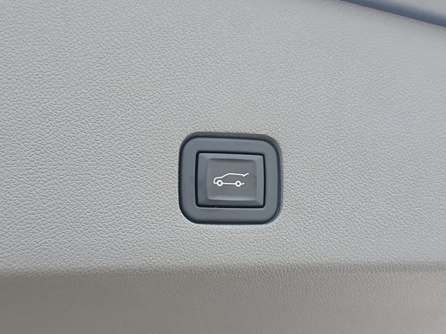 Certified 2023 Cadillac XT6 Premium Luxury w/ Technology Package AWD/4WD image 9