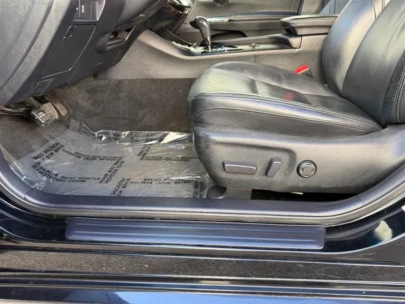Used 2013 Toyota Avalon XLE Touring FWD image 38