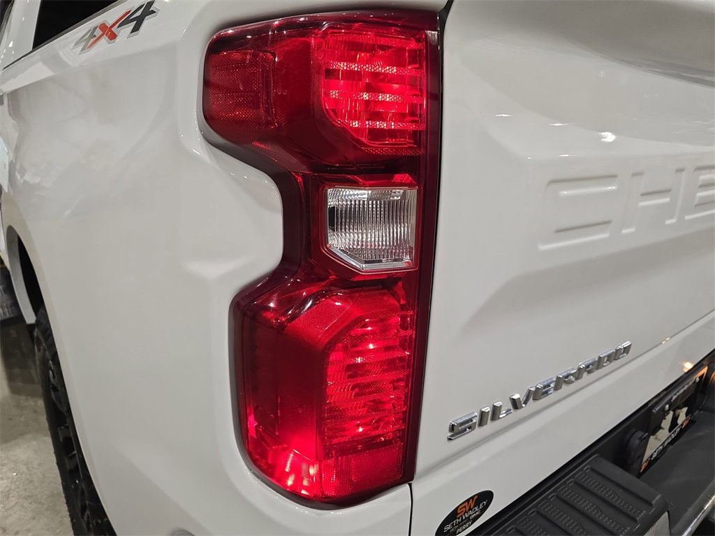 Used 2023 Chevrolet Silverado 1500 LT image 33