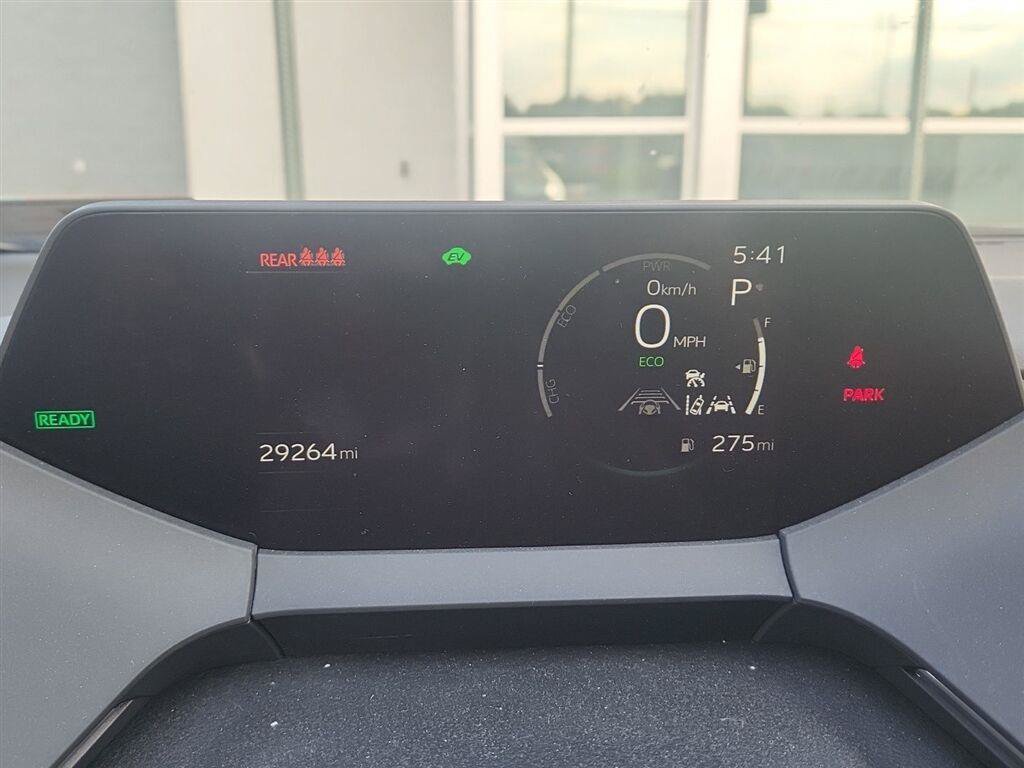 Used 2025 Toyota Prius XLE AWD/4WD image 11