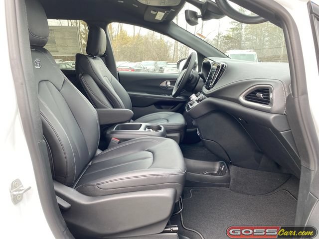 New 2026 Chrysler Pacifica Select w/ S Appearance Package FWD image 6
