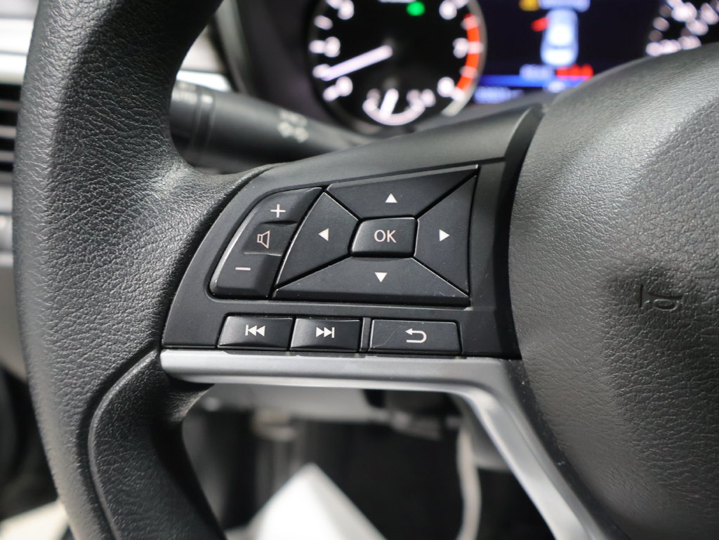 Used 2025 Nissan Altima 2.5 SV FWD image 35
