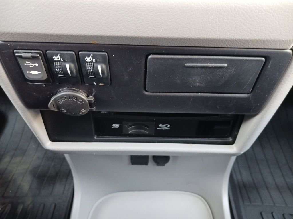 Used 2015 Toyota Sienna XLE Premium image 9