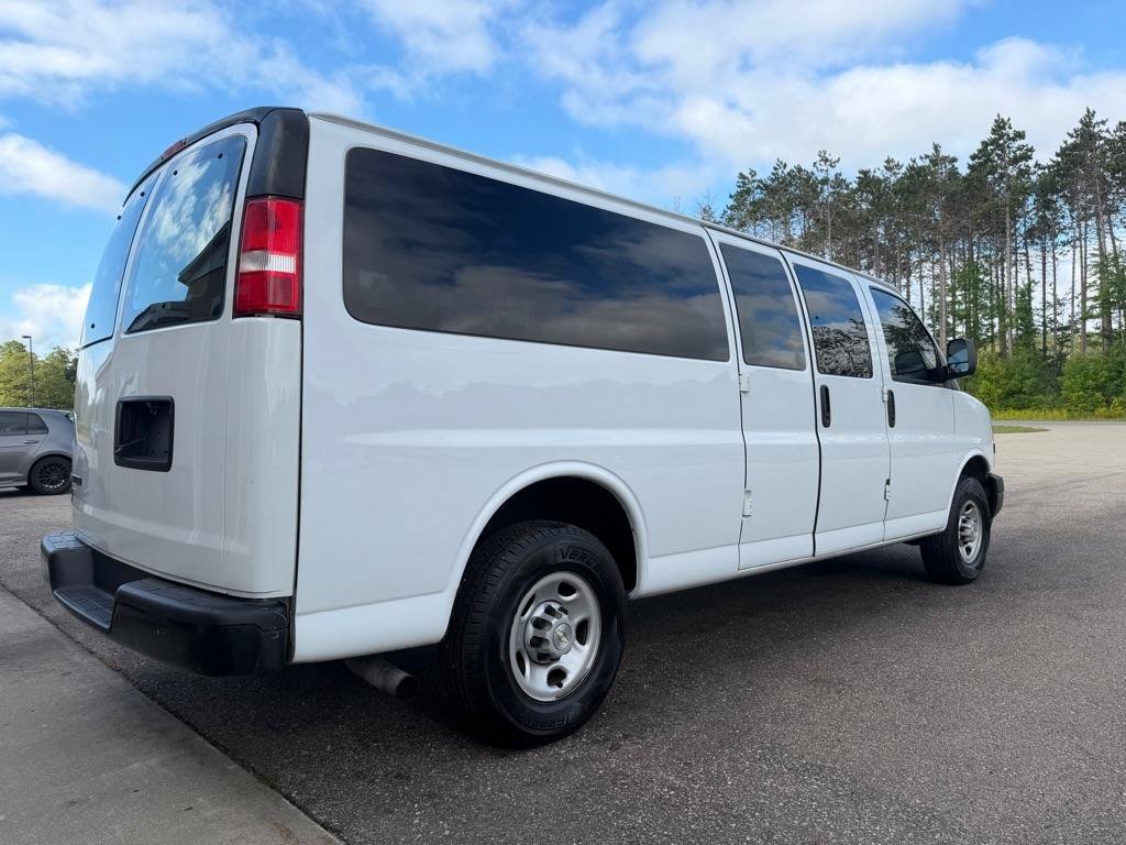 Used 2023 Chevrolet Express 3500 LS RWD image 4