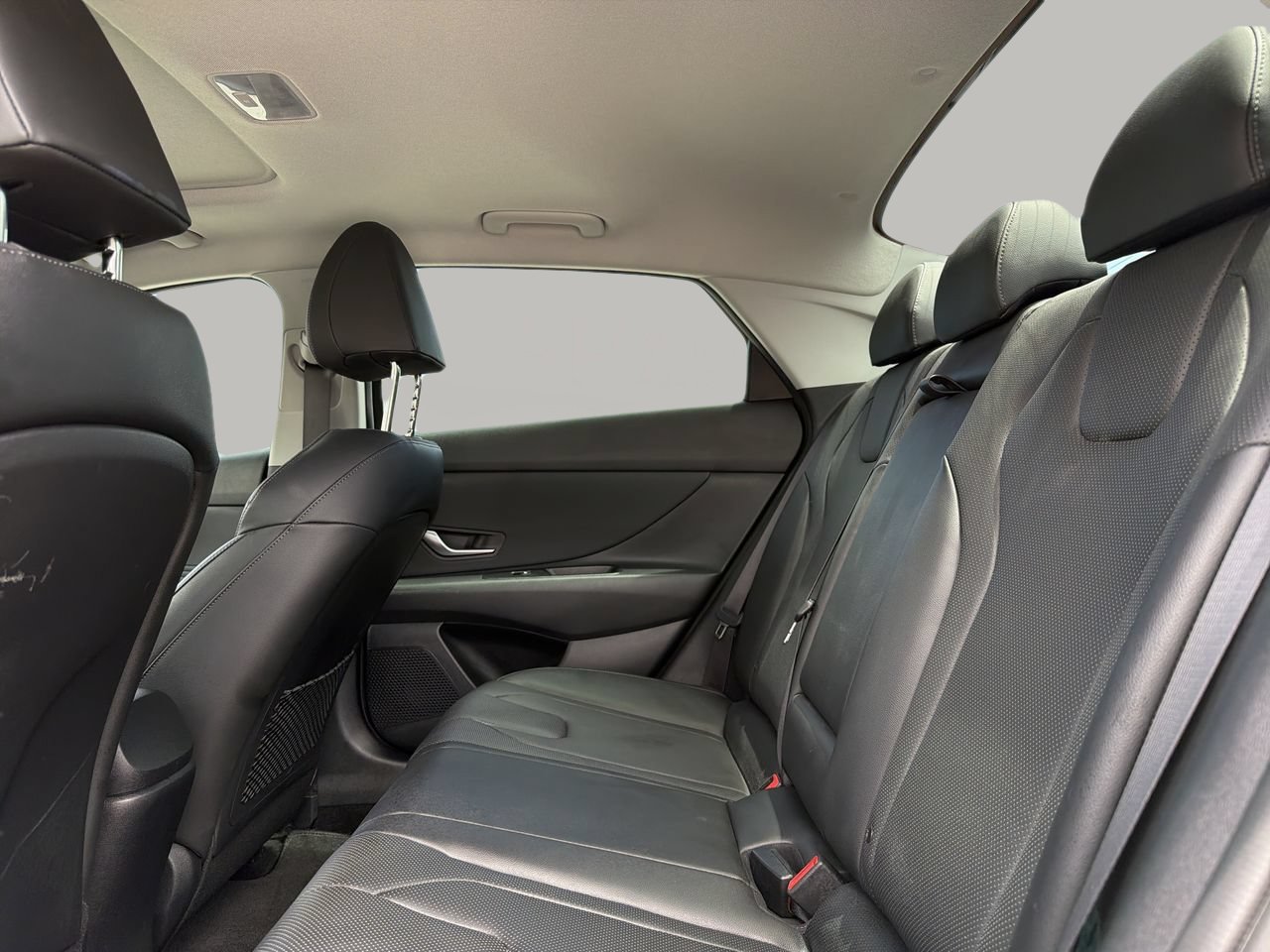 Used 2023 Hyundai Elantra Limited FWD image 16
