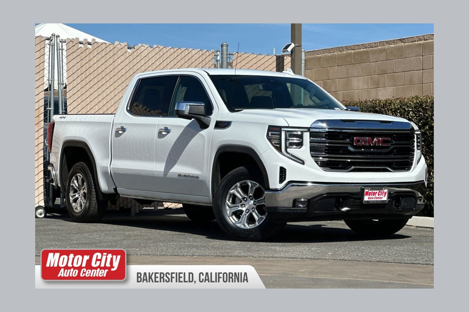 Used 2025 GMC Sierra 1500 SLT AWD/4WD image 1