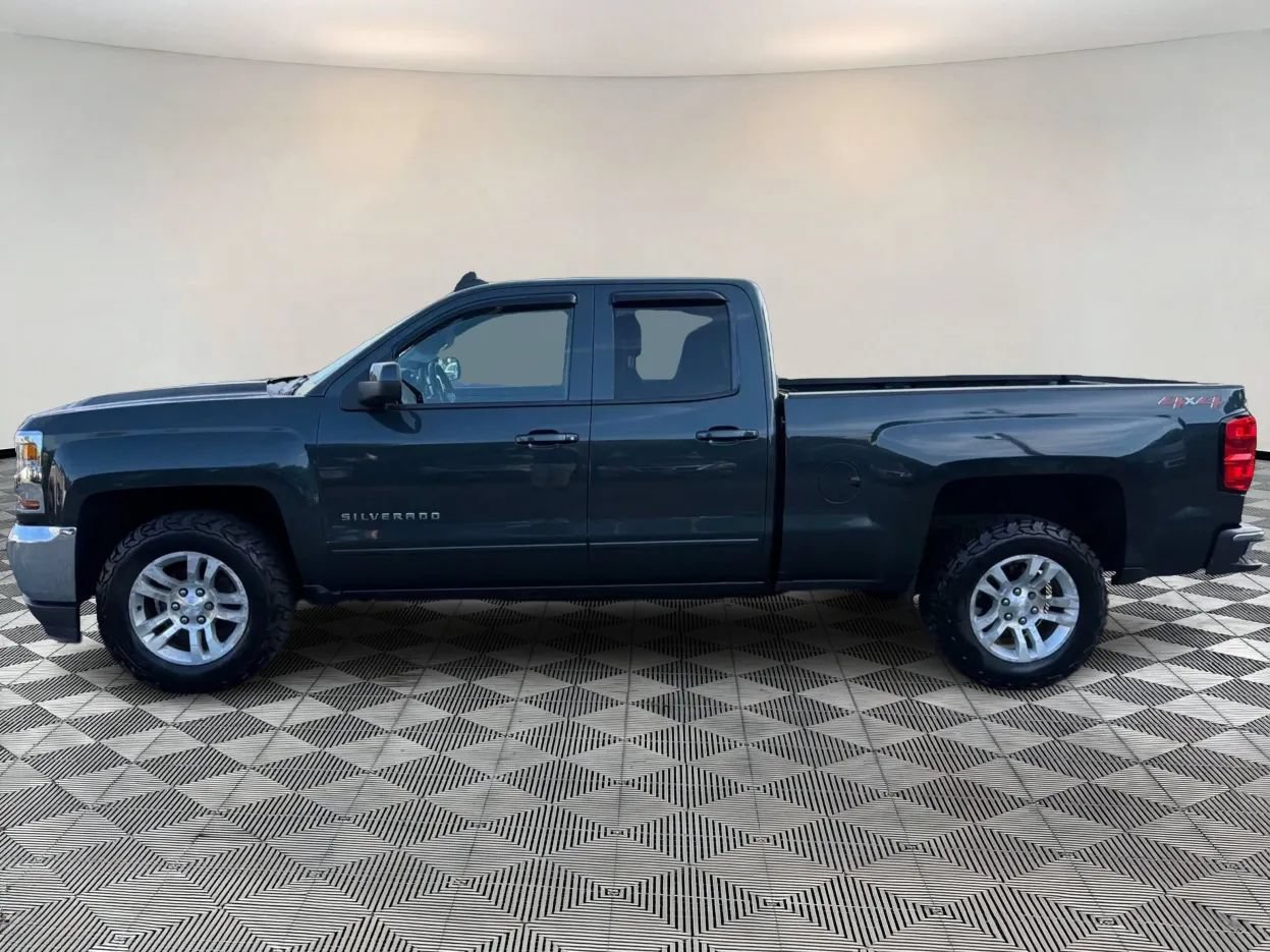 Used 2018 Chevrolet Silverado 1500 LT w/ All Star Edition AWD/4WD image 4