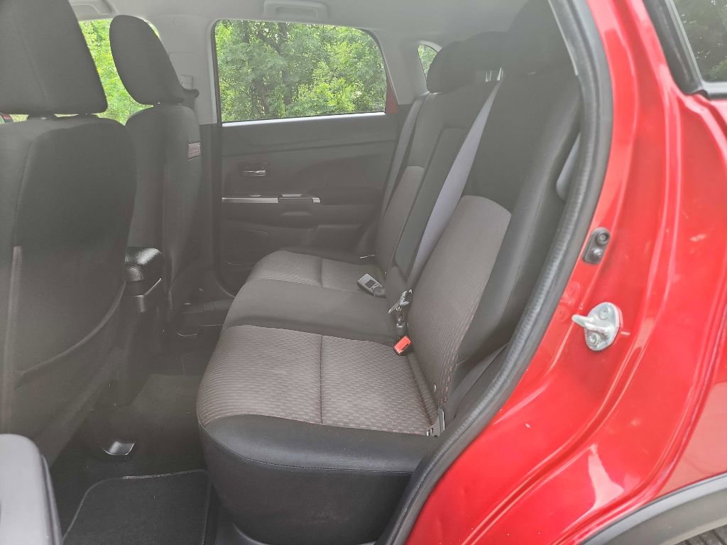 Used 2018 Mitsubishi Outlander Sport LE FWD image 25