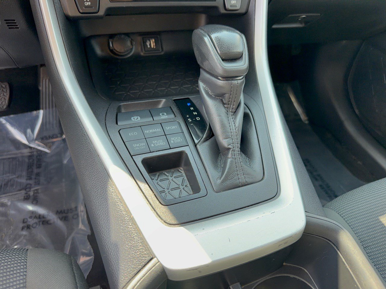 Used 2024 Toyota RAV4 LE AWD/4WD image 21