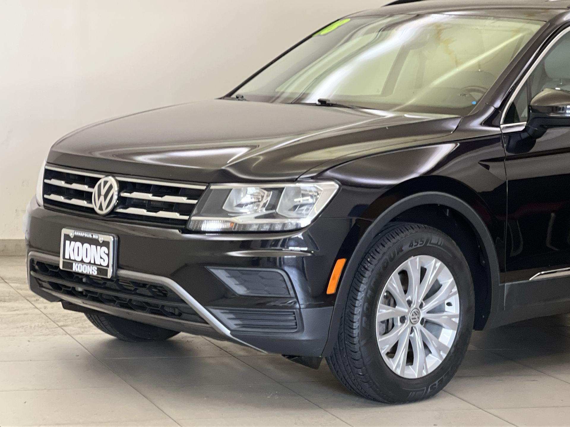 Used 2018 Volkswagen Tiguan SE AWD/4WD image 27