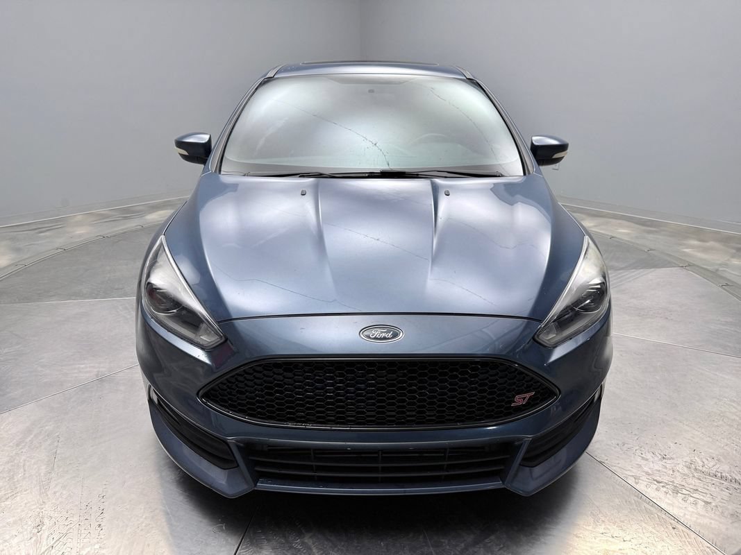 Used 2018 Ford Focus ST w/ Equipment Group 401A FWD image 2