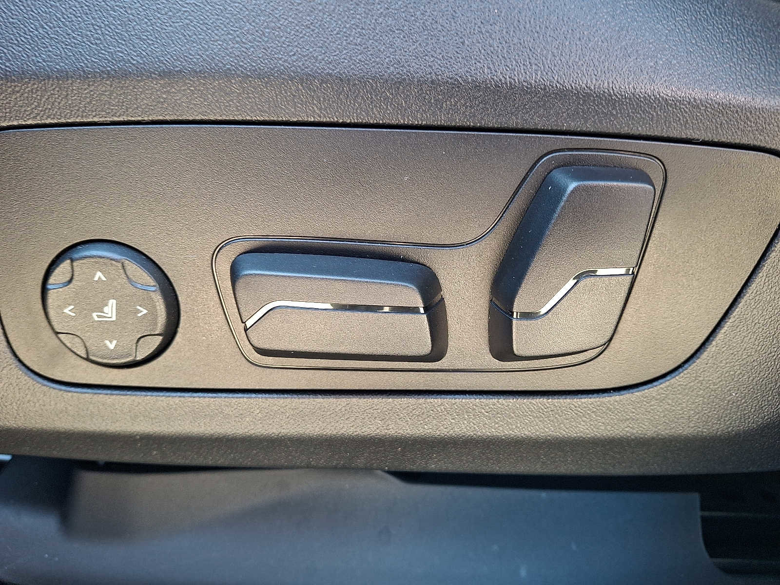 Used 2025 BMW X2 M35i w/ Premium Package image 26