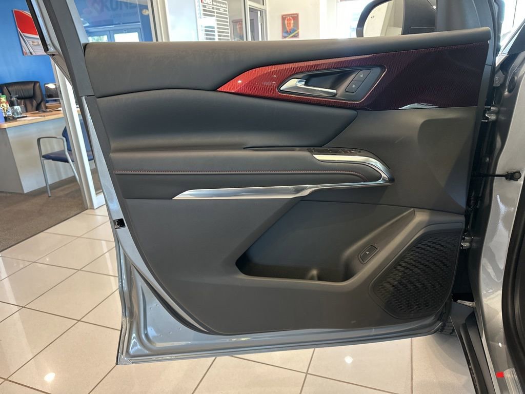 New 2026 Chevrolet Traverse Z71 w/ Driver Confidence Package AWD/4WD image 17