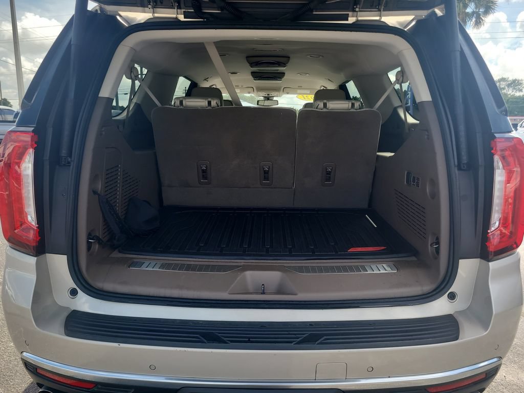 Used 2021 GMC Yukon XL Denali RWD image 8