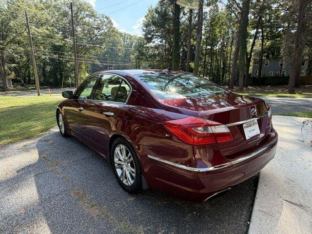 Used 2013 Hyundai Genesis 3.8 w/ Premium Pkg RWD image 10