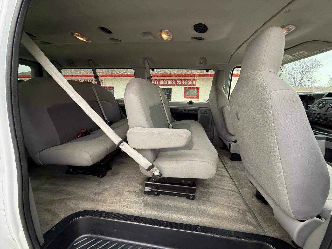 Used 2013 Ford E-350 and Econoline 350 XLT image 26