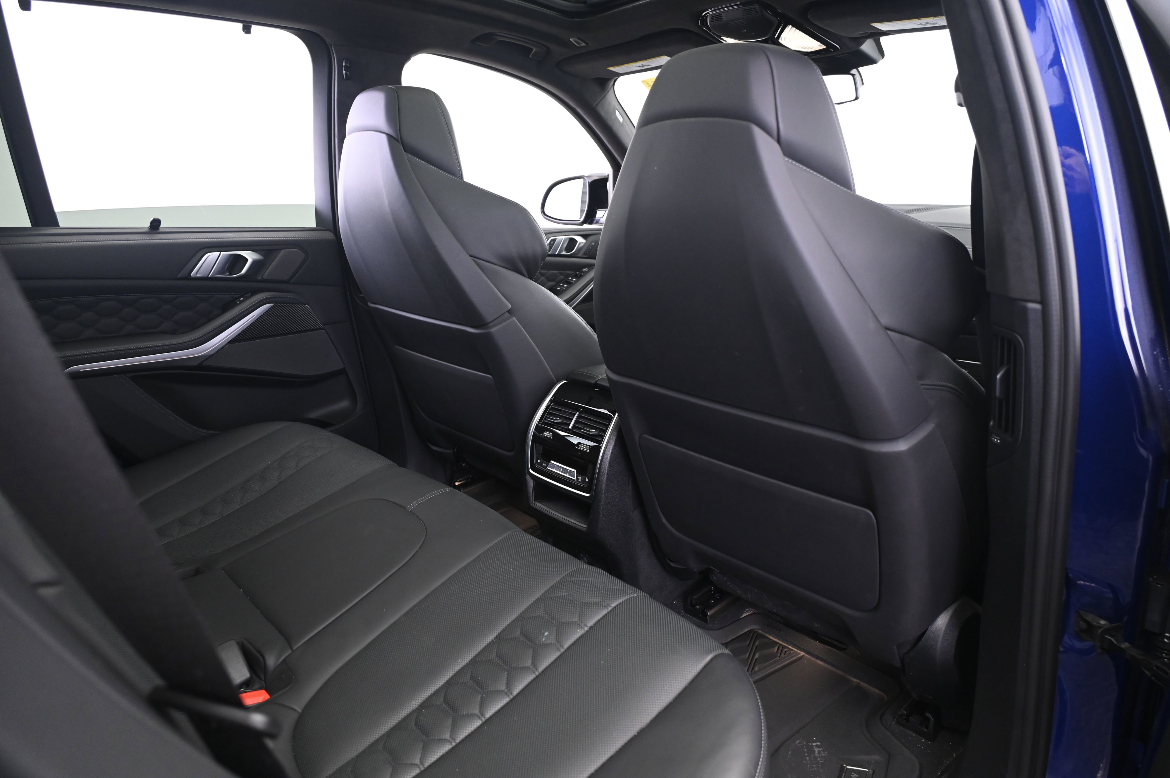 Used 2022 BMW X5 M w/ Executive Package image 17