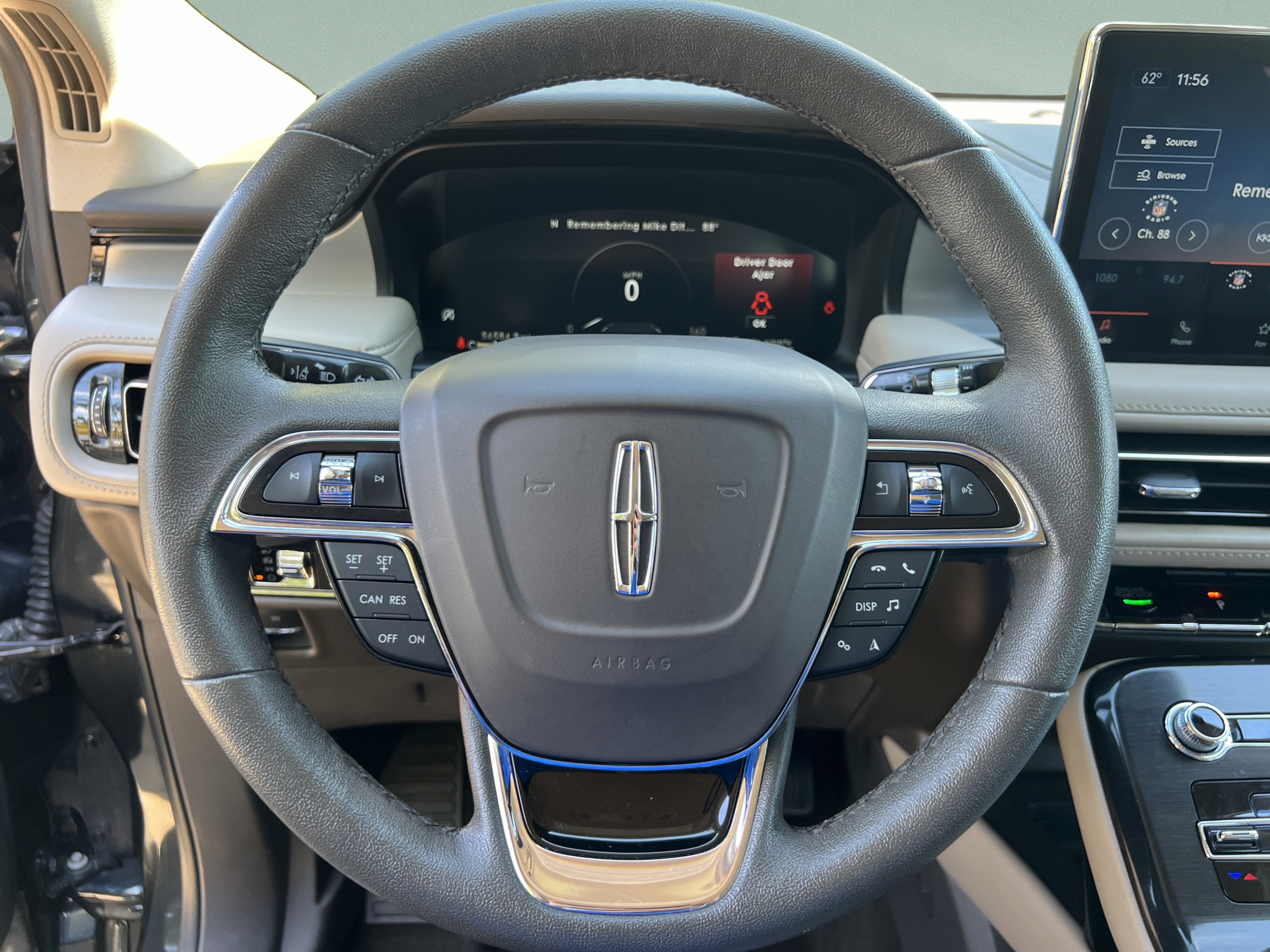 Used 2022 Lincoln Nautilus FWD image 12