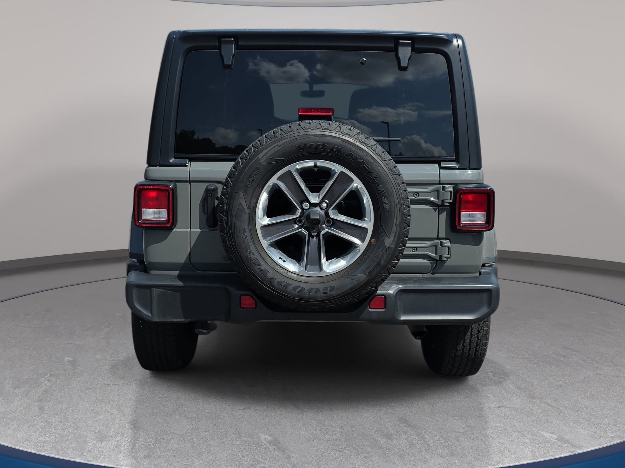 Used 2022 Jeep Wrangler Unlimited Sahara w/ Cold Weather Group AWD/4WD image 6