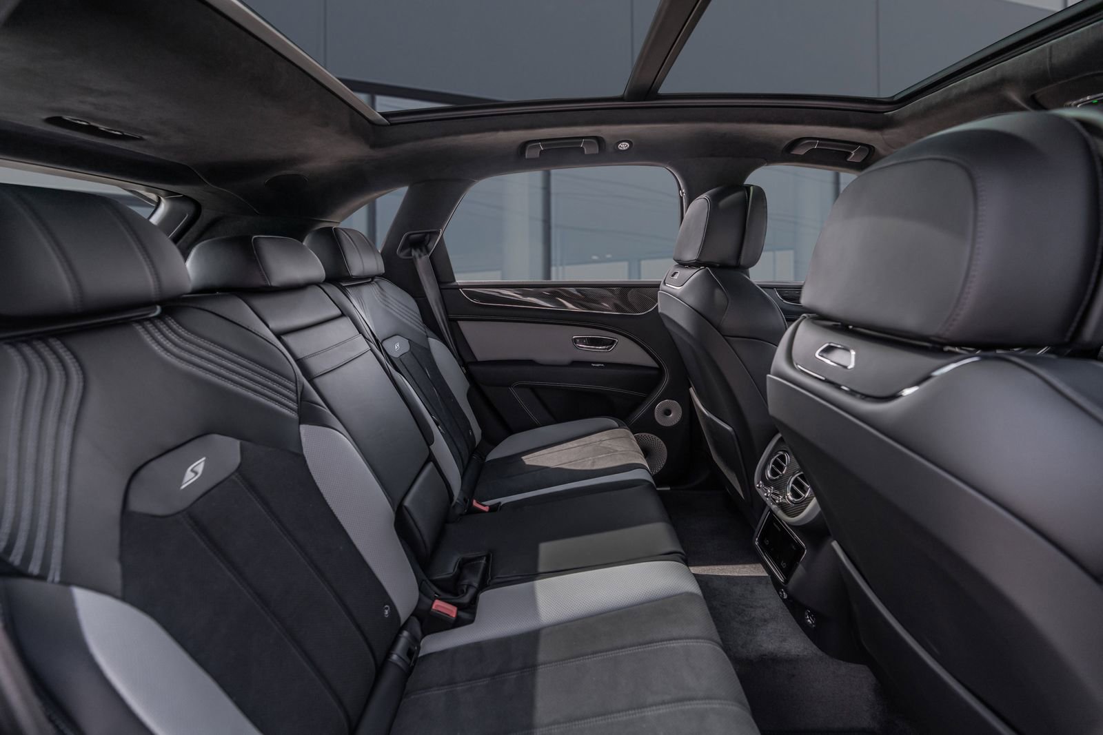 New 2025 Bentley Bentayga image 54