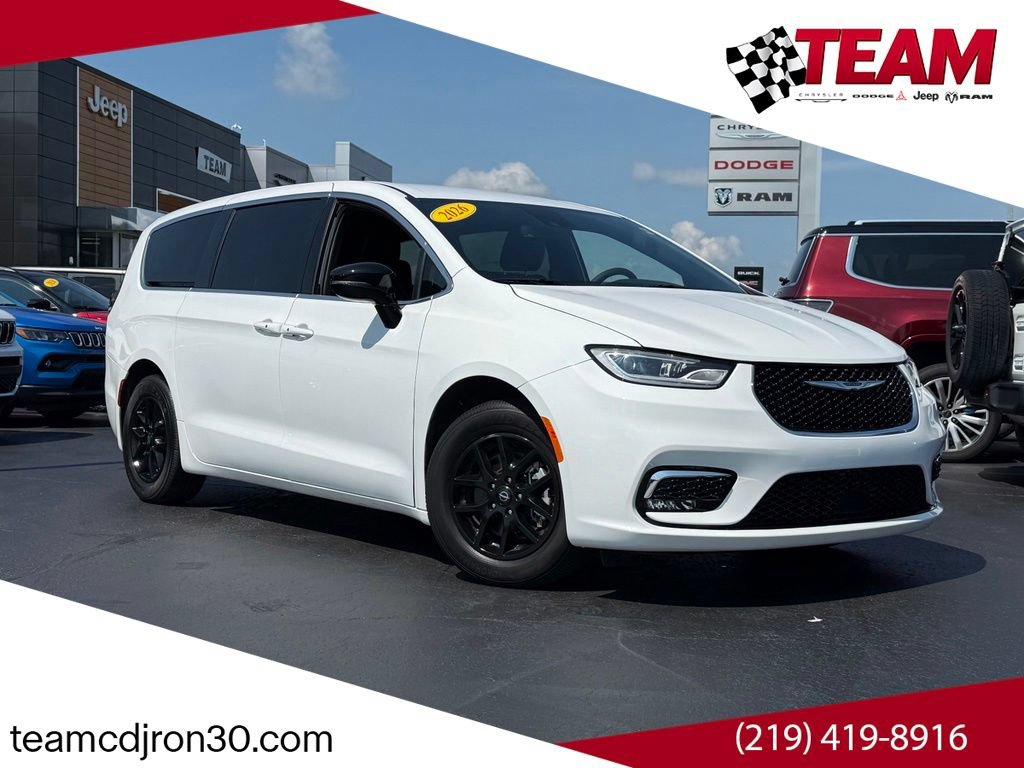 Used 2026 Chrysler Pacifica Select