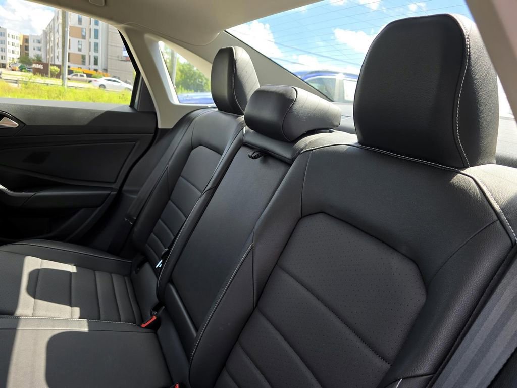 Used 2024 Volkswagen Jetta SE w/ Panoramic Sunroof Package image 35