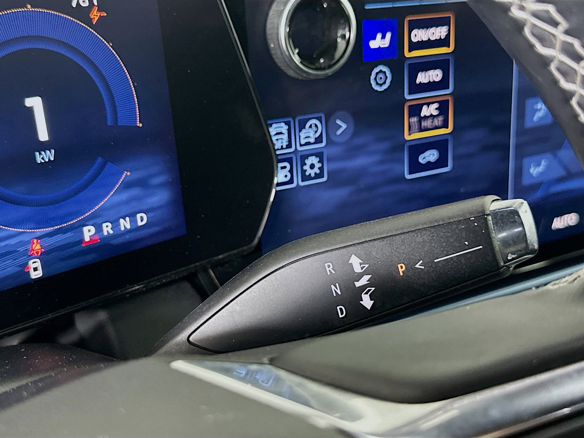 Used 2025 Chevrolet Equinox EV LT w/ Convenience Package FWD image 25