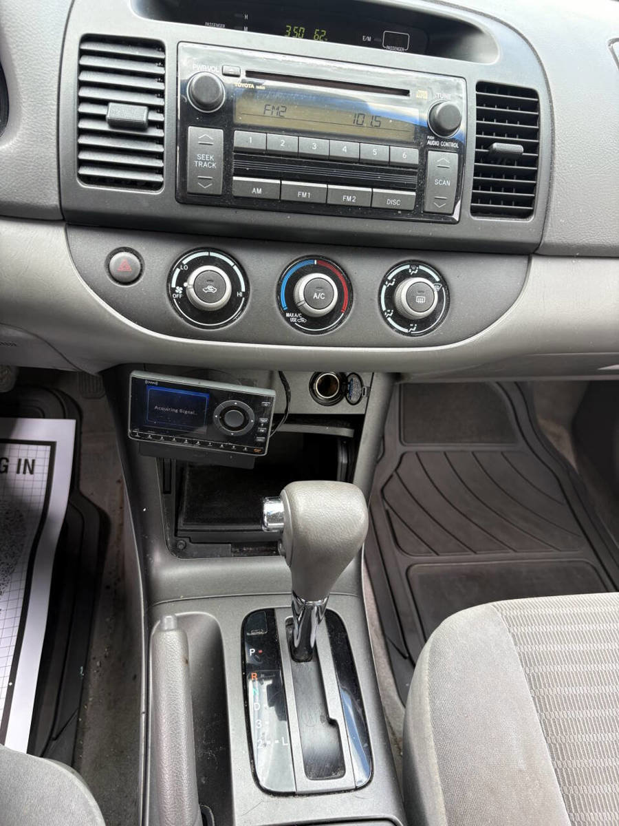 Used 2005 Toyota Camry FWD image 2