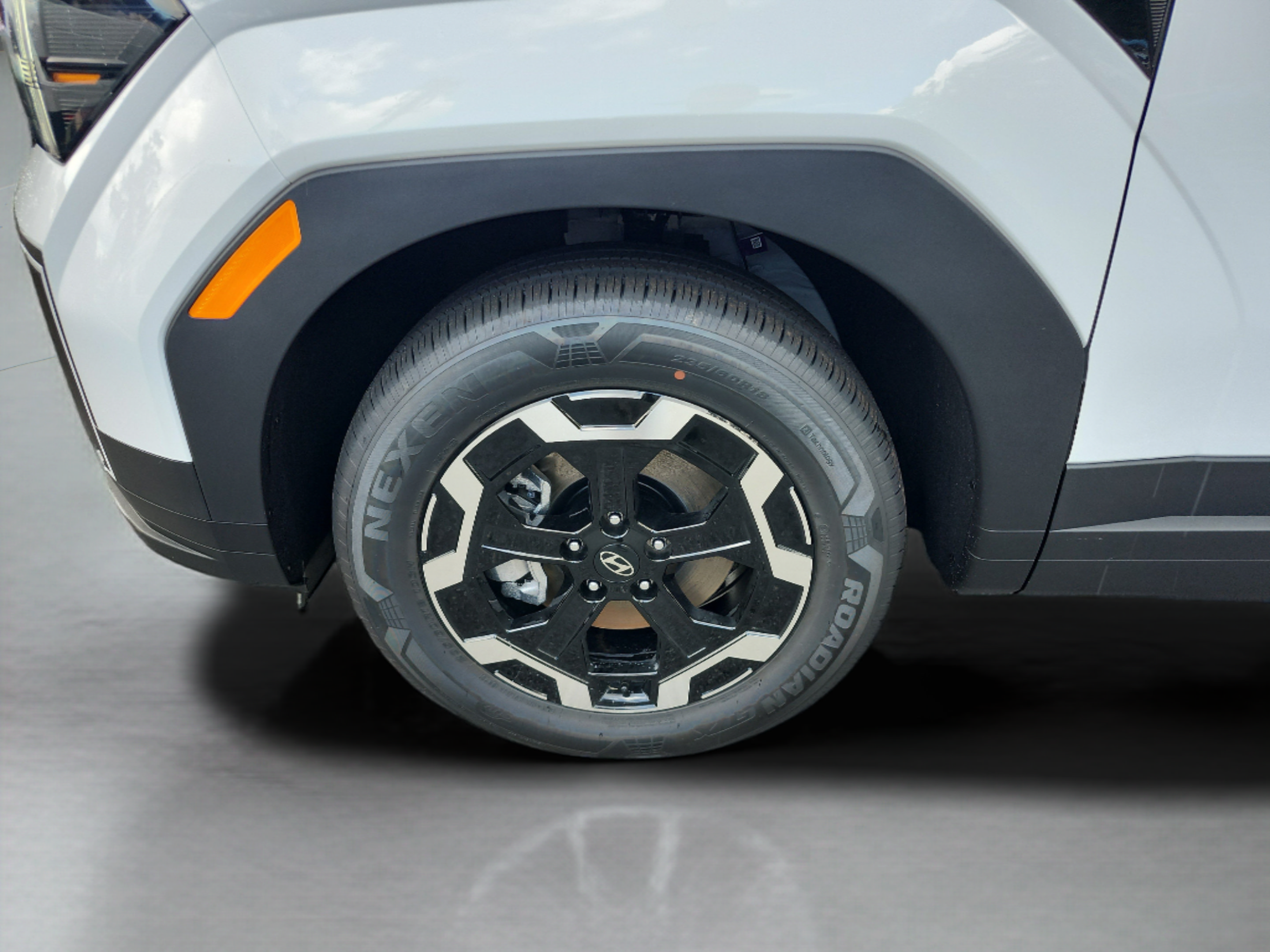 New 2027 Hyundai Santa Fe SE FWD image 9