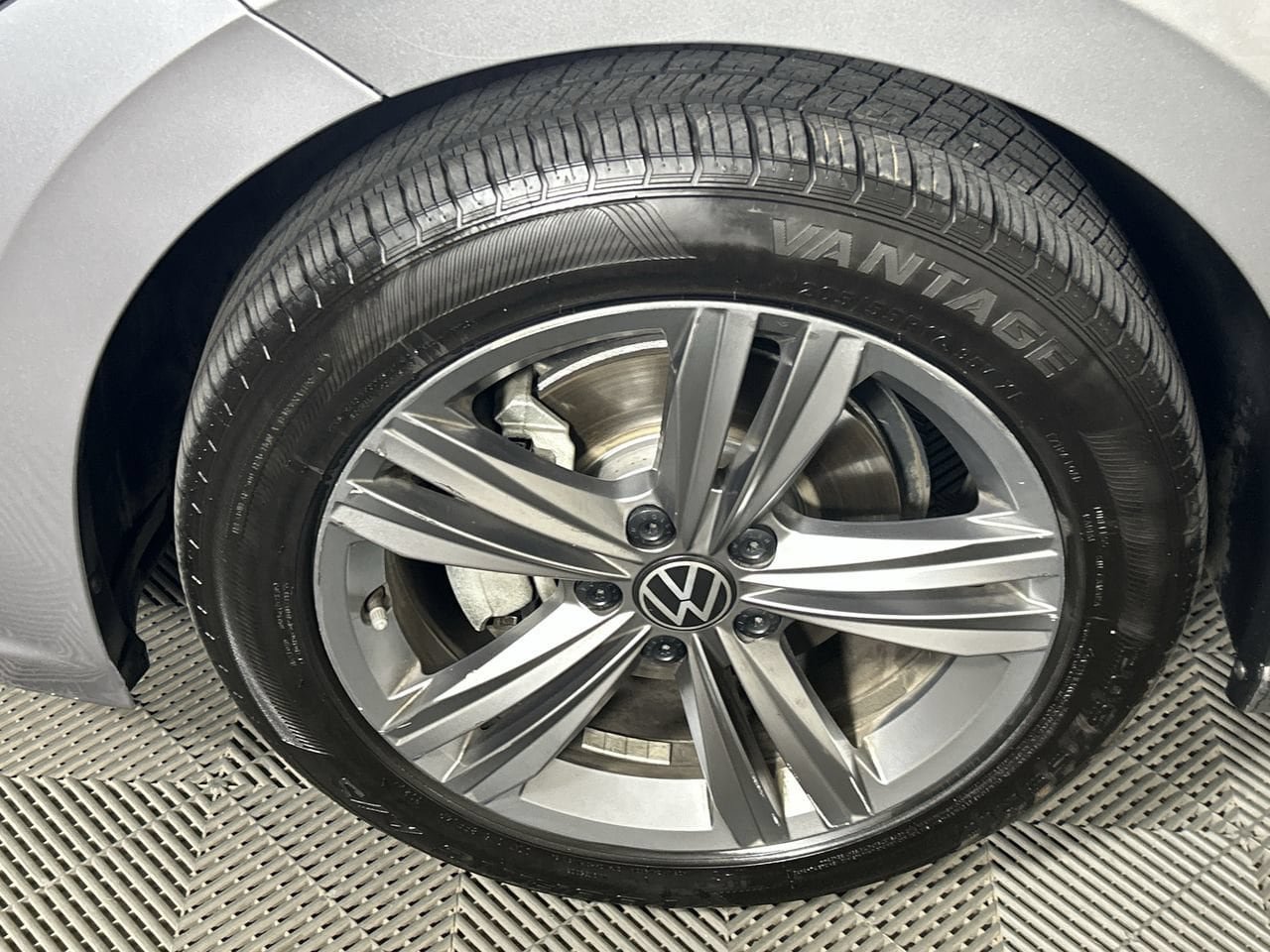 Used 2024 Volkswagen Jetta SE FWD image 10