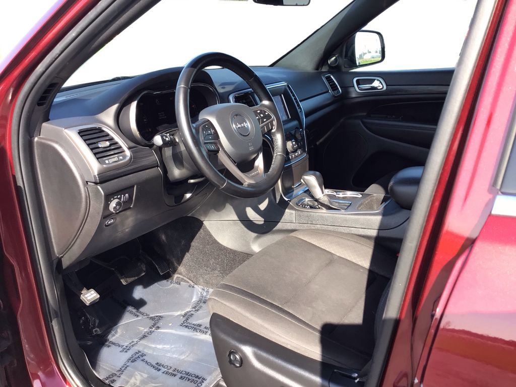 Used 2021 Jeep Grand Cherokee Laredo w/ Security & Convenience Group AWD/4WD image 9