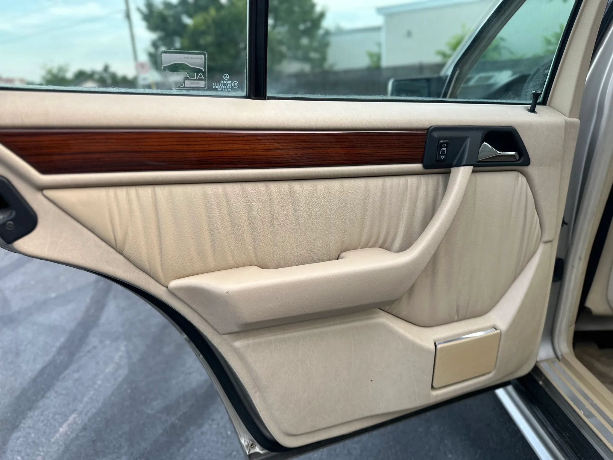 Used 1994 Mercedes-Benz E 320 Sedan image 34