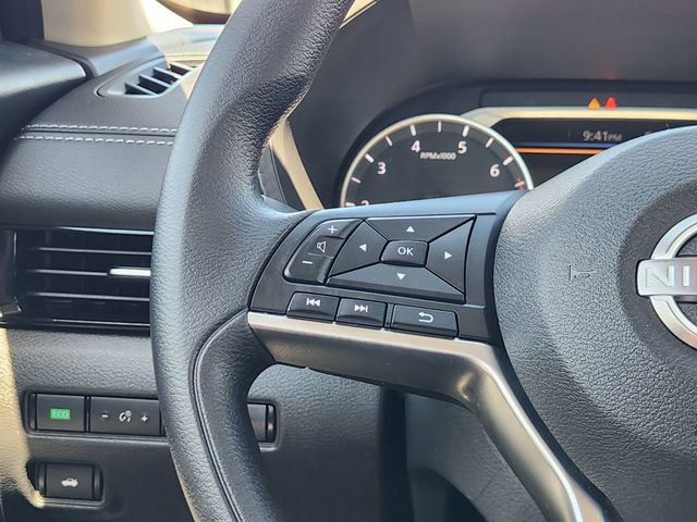 Used 2025 Nissan Sentra SV image 28