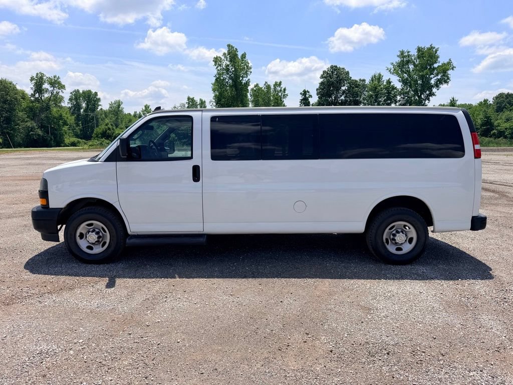 Used 2022 Chevrolet Express 3500 LS RWD image 4
