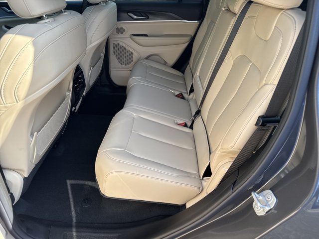 New 2026 Jeep Grand Cherokee Limited w/ Limited Altitude Package AWD/4WD image 19