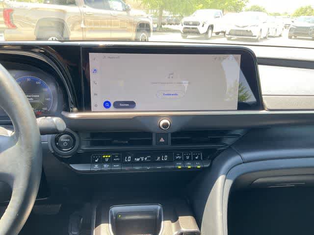 Used 2025 Toyota Crown AWD/4WD image 20