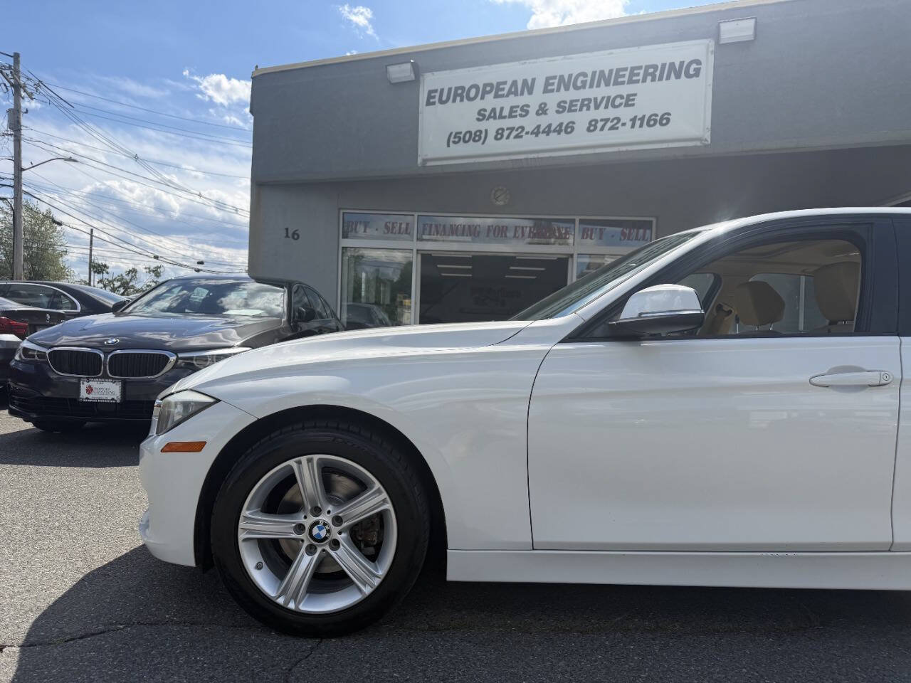 Used 2014 BMW 320i xDrive Sedan AWD/4WD image 9