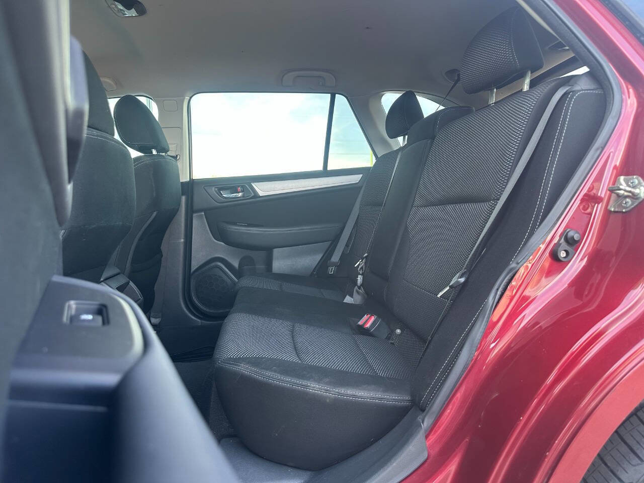 Used 2017 Subaru Outback 2.5i Premium image 12