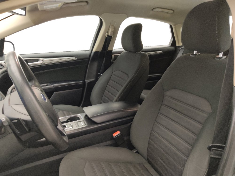 Used 2019 Ford Fusion SE FWD image 17
