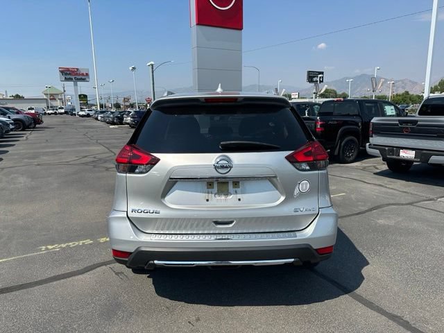 Used 2017 Nissan Rogue SV AWD/4WD image 10