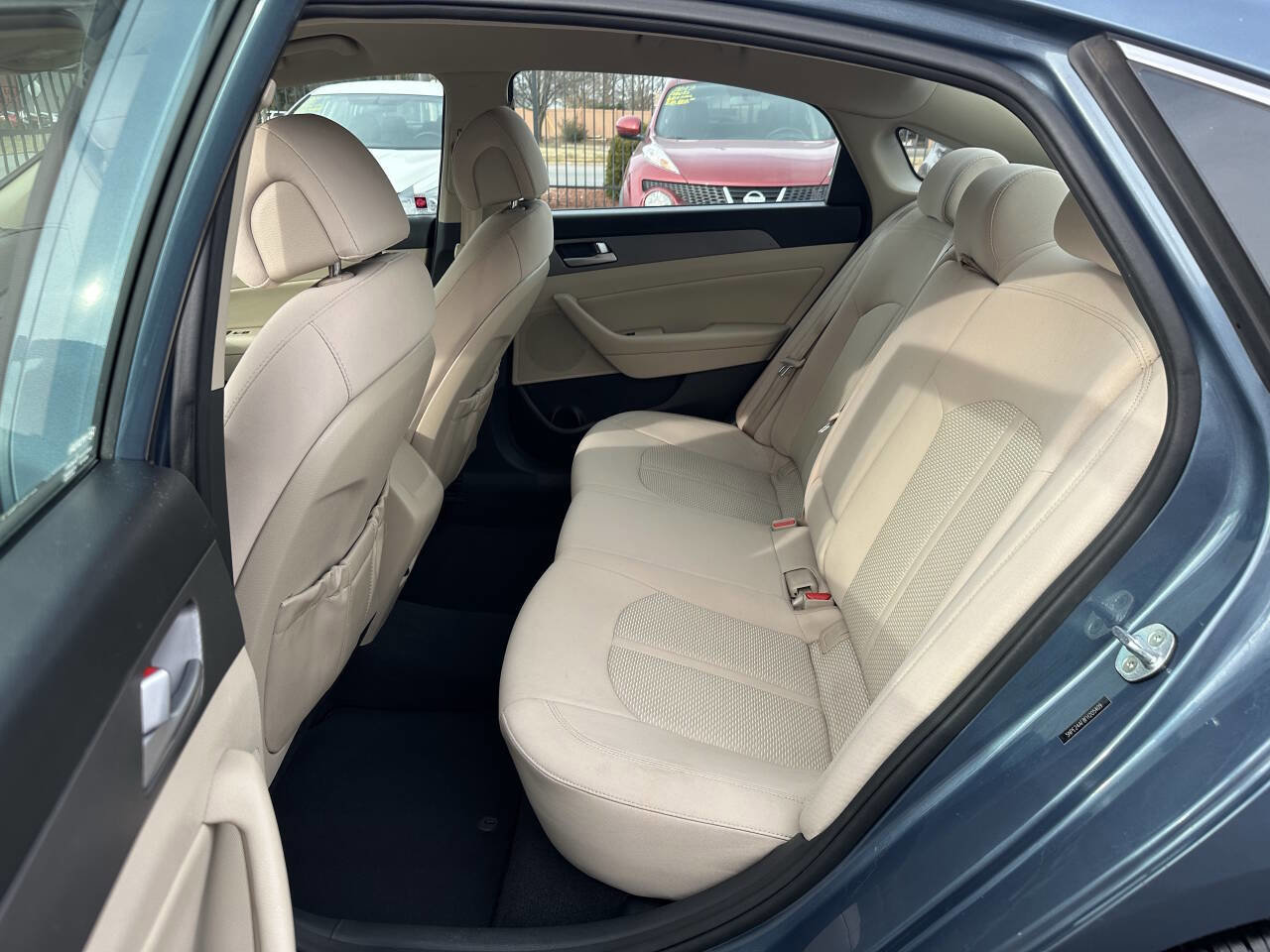 Used 2015 Hyundai Sonata SE w/ Option Group 09 FWD image 13