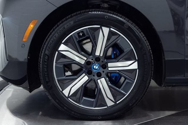 Certified 2024 BMW iX xDrive50 w/ Premium Package AWD/4WD image 27
