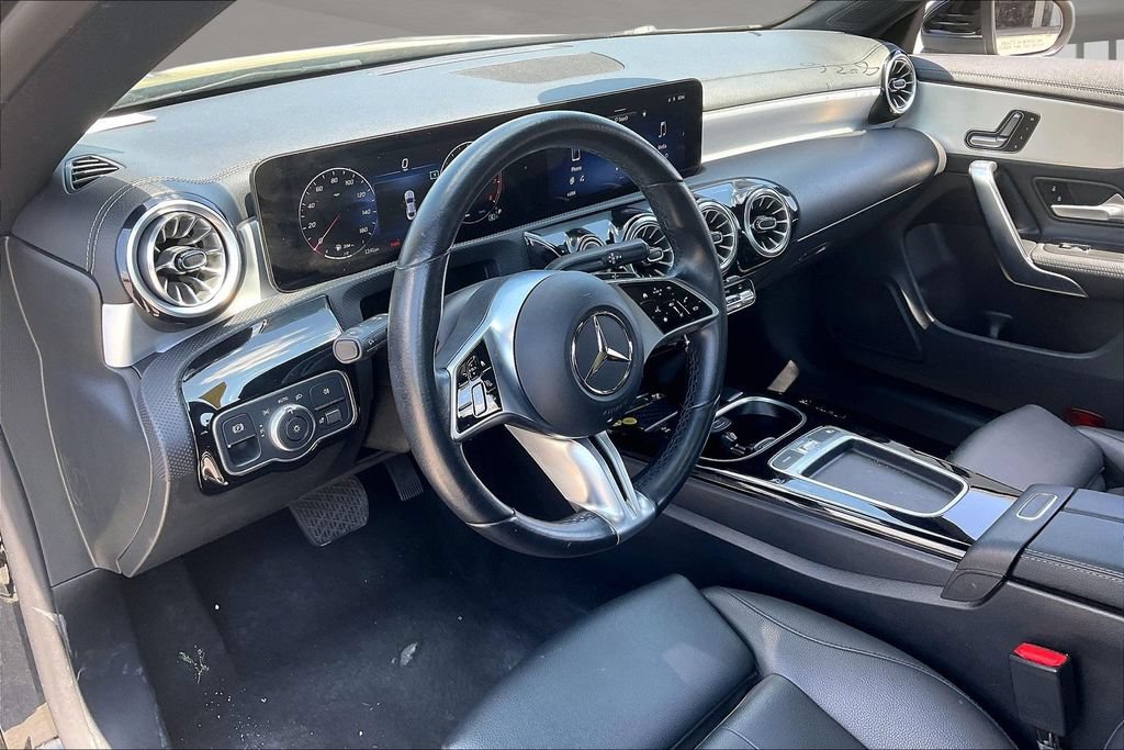 Used 2025 Mercedes-Benz CLA 250 4MATIC image 16