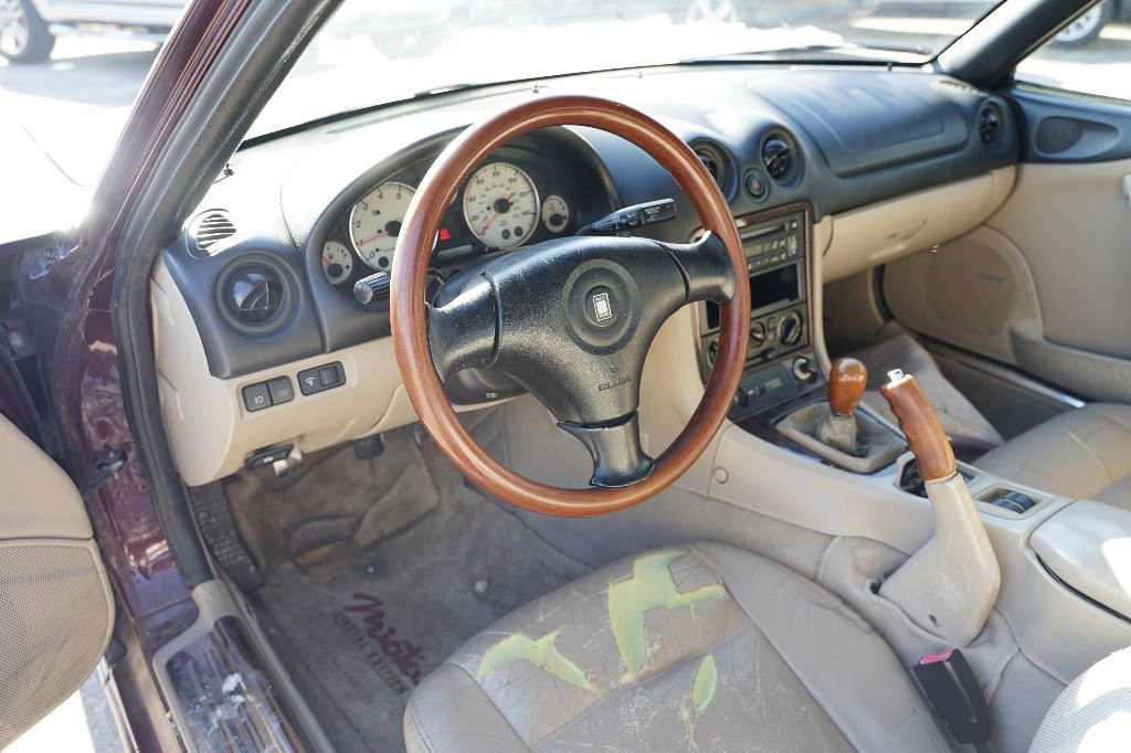 Used 2000 MAZDA MX-5 Miata SE image 9