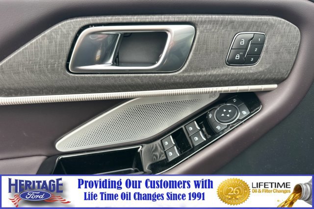 New 2026 Ford Explorer Platinum image 11