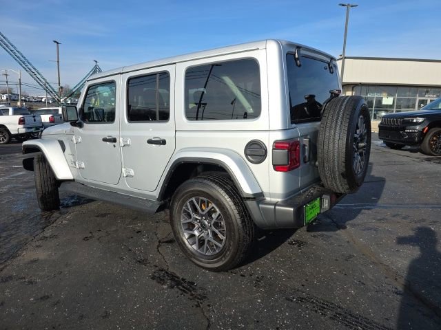 Used 2024 Jeep Wrangler Sahara w/ Technology Group image 4