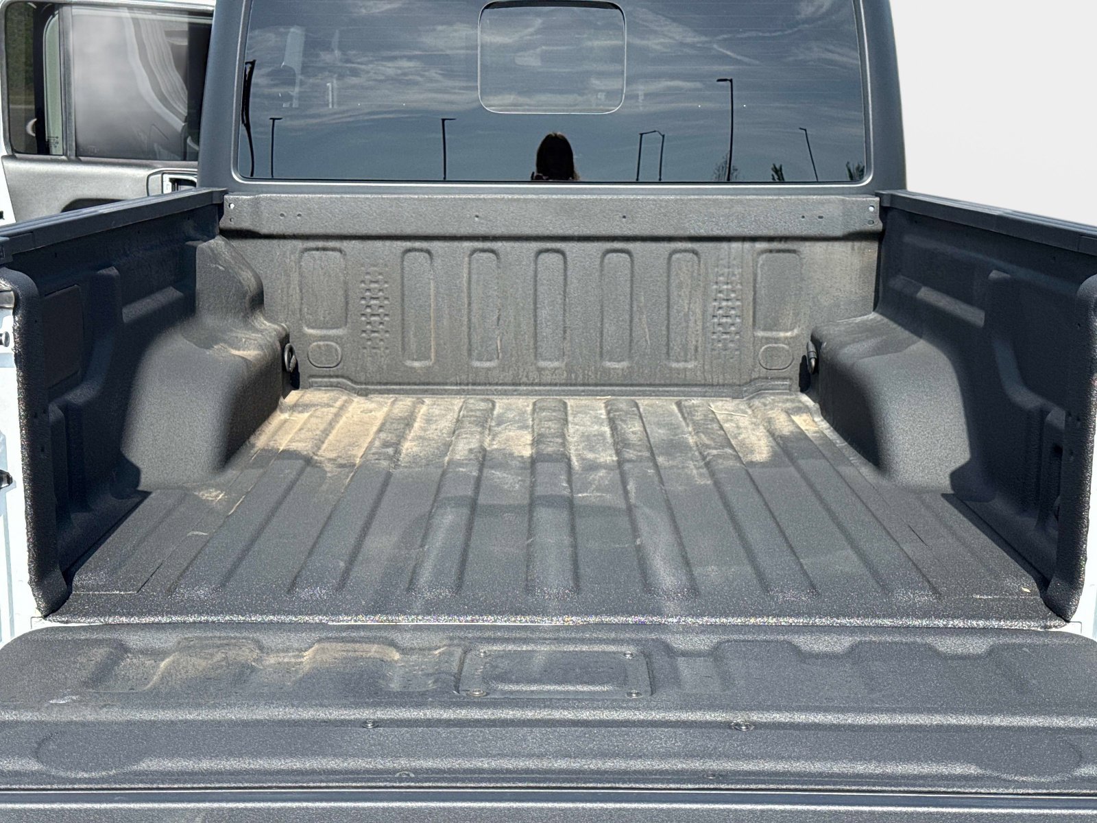 Used 2025 Jeep Gladiator Rubicon w/ Convenience Group AWD/4WD image 12