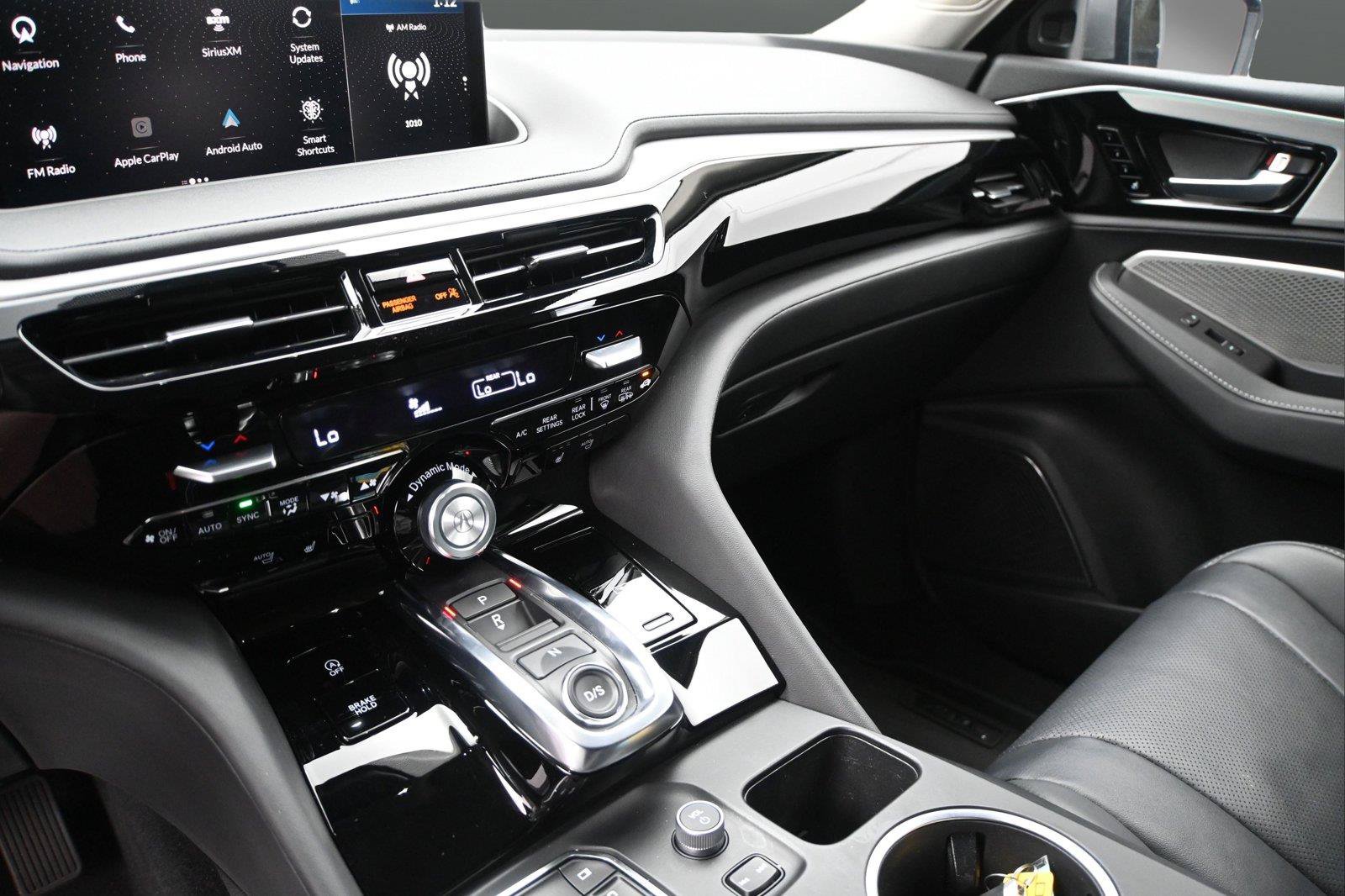 Certified 2024 Acura MDX SH-AWD w/ Technology Package image 4